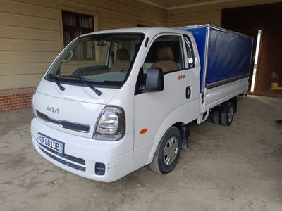 Kia bongo jizzah