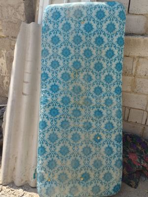 Matras otdam darom