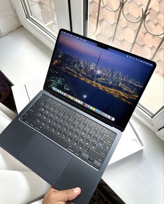 MacBook Air M3 8/256GB Midnight