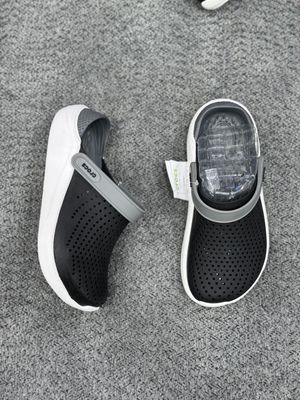 Crocs Crocs crocs