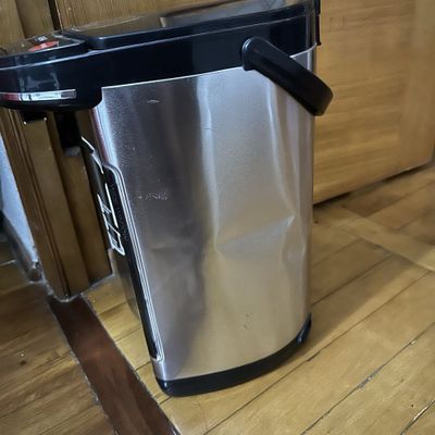 Термос для воды. Нагревает воду.