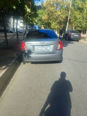 Jentra 2015 yaxshi xopata yurip turgan moshin