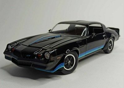 Модель Chevrolet Camaro Z28 1981 масштаб 1:18