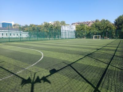 Futbol maydoni Arenda