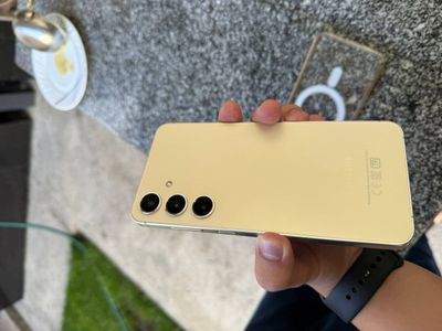 ПРОДАЁТСЯ Samsung S24 plus