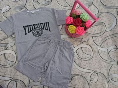 Yangi kiyim 50000 so'm
