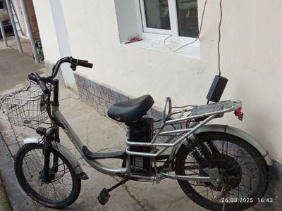 Elektro velosiped sotiladi