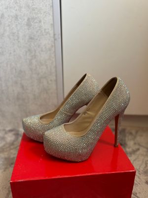 Вечерное туфли 38 размера
