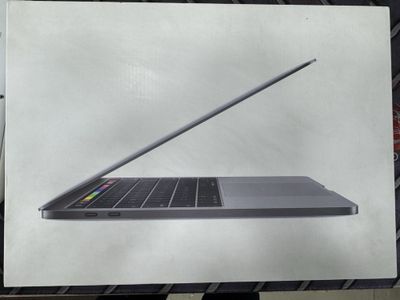 Macbook Pro 2018/i7/16/2Tb