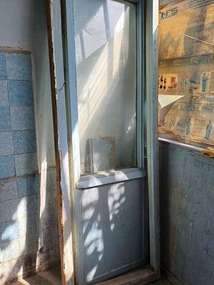 Продается дверь с коробкой