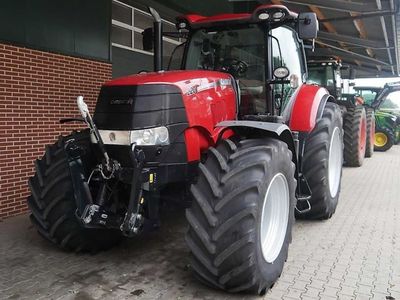 Колесный трактор Case IH Puma 220