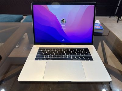 MacBook Pro 15.4 dyum Touchbar