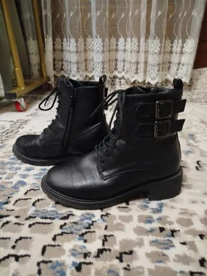 Etik holati yangi juda oz kiyilgan Arzon narxda.