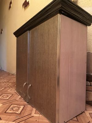 Продается шкафчик ,2 штуки каждый стоит по 300.000