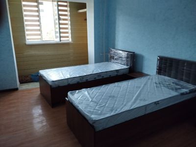 Чеварда 2 хонали уй студентларга ёки оилагаижарага берилади