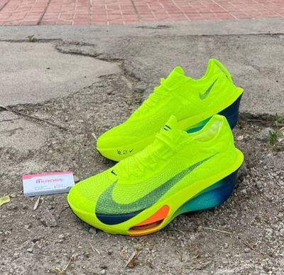 Krossovka Nike salat xolati ideal