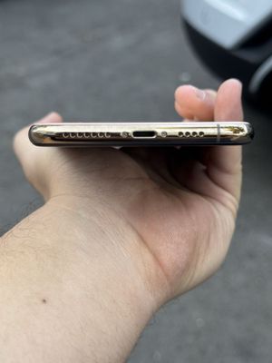 Iphone xs max sotiladi