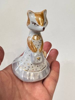 Фарфоровая статуэтка Лисичка модница Сысерть
