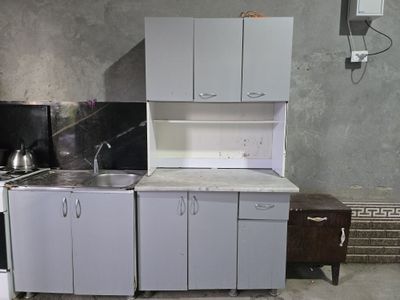 Kuxniya mebellari sotiladi. Xolati shaxshi .