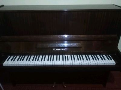 pianino holatii yaxshi pedali  hammasi ishlayd