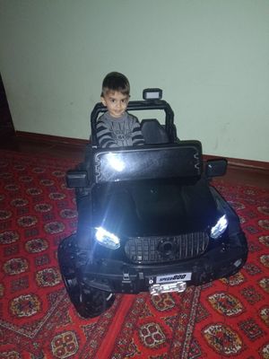 Bolalar mashinasi sotiladi arzon narxda