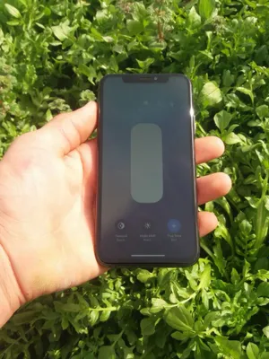 iphone xs 64 gb yomkost yaxshi 100% ekran almashgan face yoq tru bor