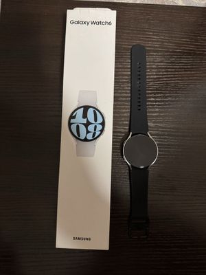 Samsung Galaxy Watch 6. 44mm почти новый.