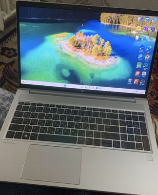 Notebook sotiladi