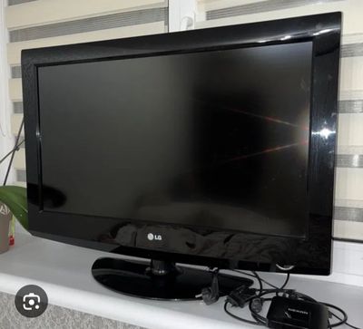 Lg televizor 81sm holati yaxwi aybi yoq garantiyali televizor