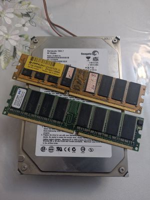 Жёсткий диск 80 GB и оперативная память DDR 1 256 + 512 MB