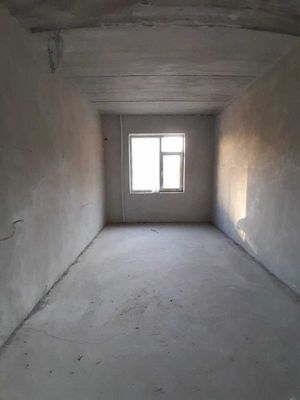 3 xonalik sotiladi 1 etajda karobka