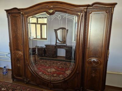 Продается мебель- спальный гарнитур б\уз