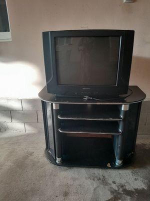 Televizor sotiladi