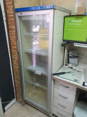 Холодилник сотилади