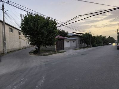 Katta qani mahallasi 1-tor 11xonadon sotiladi 3.3 sotix