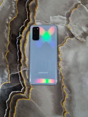 SAMSUNG S20 Xolati yaxshi