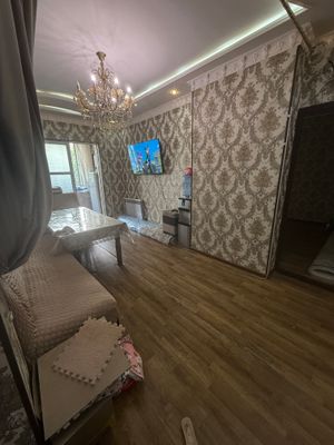 Сергели 6 да 3 хонали уй сотилади 2 этажда.