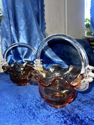 Стеклянная ваза-корзиночка