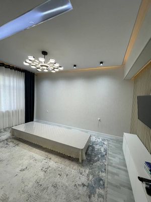 Chilonzor Algaratem Sat Unversteti yaqnida kvartira