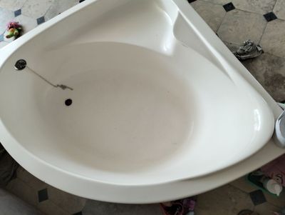 Vanna sotiladi B/U holati zõr narxi 1 mln.Telefon ra