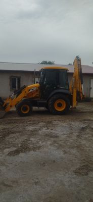 JCB ekskavator pogruscchik xizmati oylik kunlik kelishilgan narxlarda