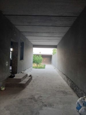Oq qovoqda med nur poliklinika yonida yangi qurilgan 3.5 sotih 2 qavat