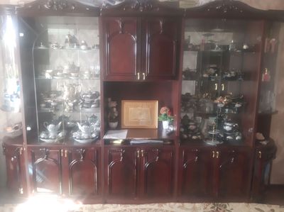 Mebel gornitur sotiladi .Xolati yaxshi