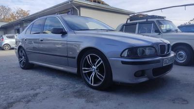 Bmw e39 528i Sotiladi