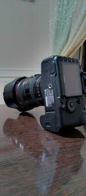 5d mark II body sotiladi