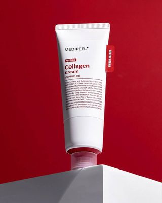 Барьерный крем с коллагеном и пептидами MEDIPEEL Peptide Red Lacto Collagen Barrier Cream