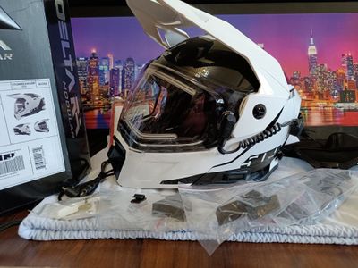 Шлем от DELTA R 4 modular STORMCHASER 2024