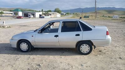 moshin sotiladi sadoi bor qmoshin toza kraska oldi orqa butun