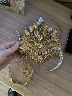 Продам аксессуары нарядные