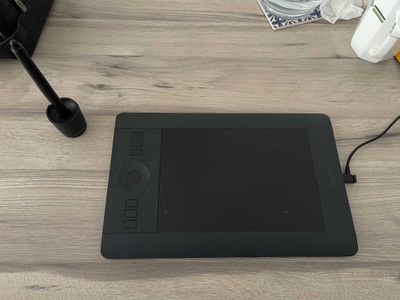 Графический планшет WACOM Intuos Pro Small (PTH-451)
